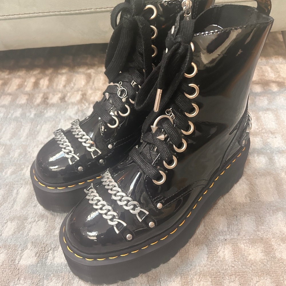 Dr. Marten NWB Jadon Boot UK 6, US 8 Airwalk Black Patent w Heavy Chains